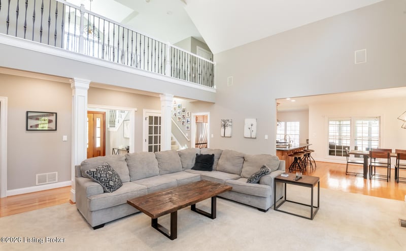 1201 Persimmon Ridge Dr, Louisville, KY 40245