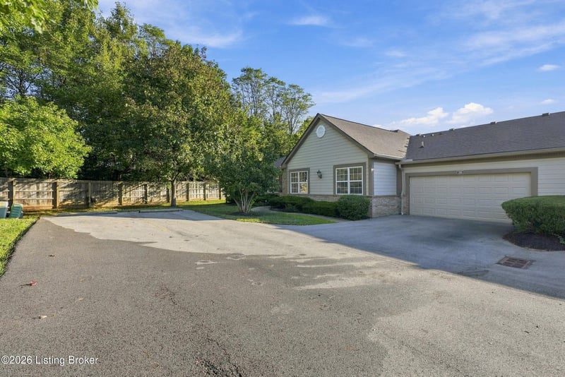 1201 Sugar Pine Ter, Louisville, KY 40243