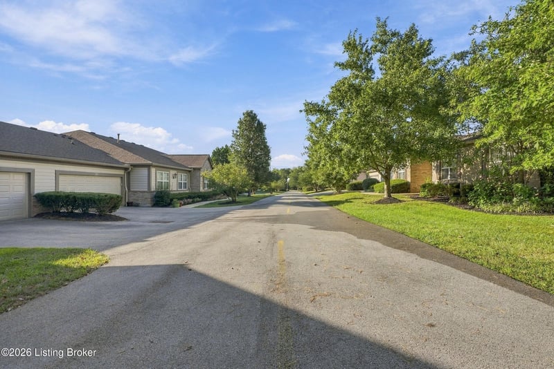 1201 Sugar Pine Ter, Louisville, KY 40243