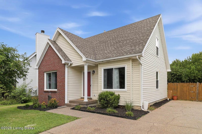 12011 Bay Run Dr, Louisville, KY 40245