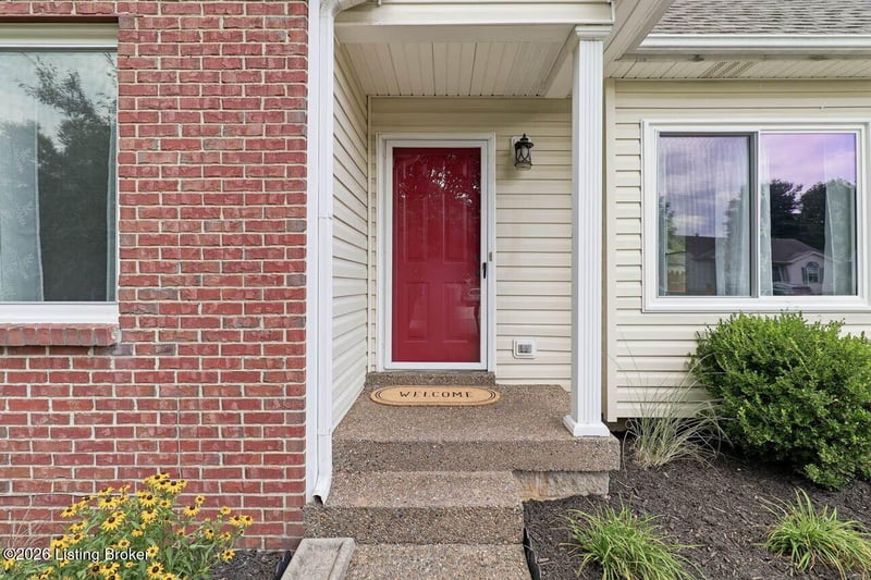 12011 Bay Run Dr, Louisville, KY 40245