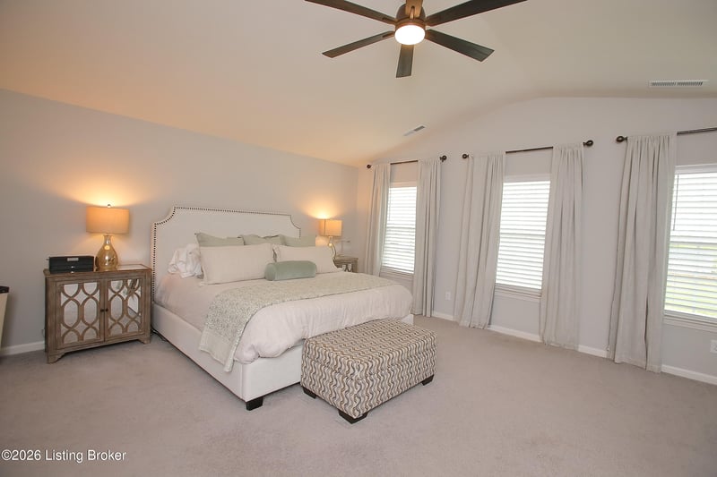 12015 Parkside Vista Ln, Louisville, KY 40229