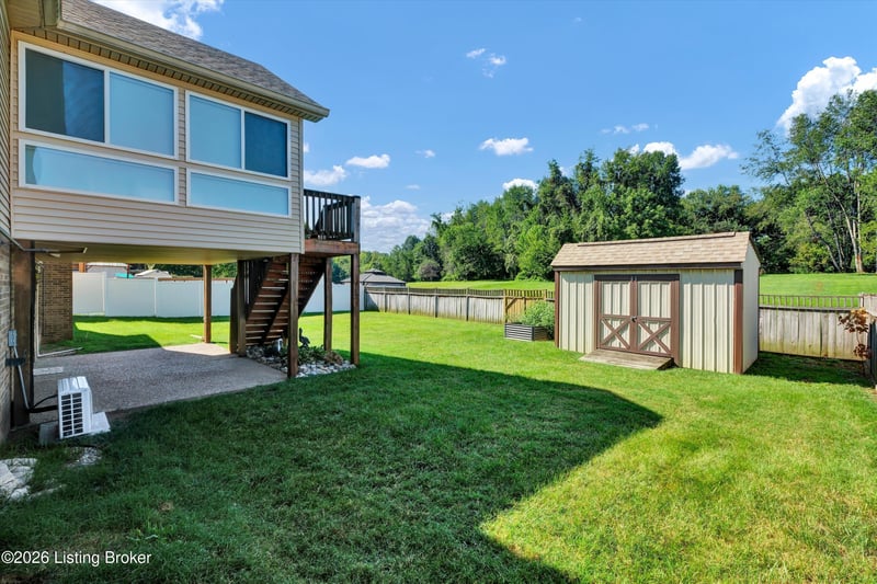 12023 Lavenia Ln, Louisville, KY 40272