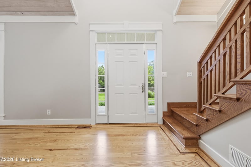 1203 E Moody Ln, Crestwood, KY 40014