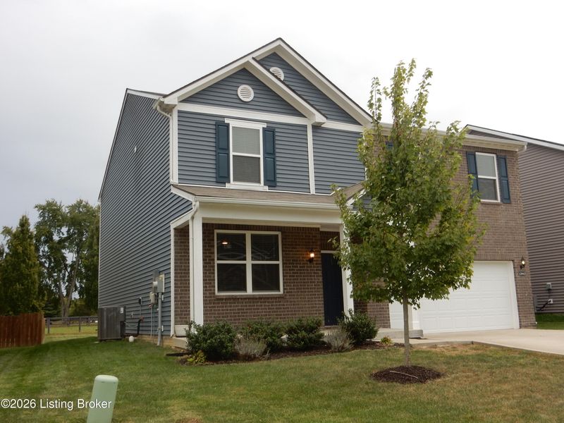 12043 Wooden Trace Dr, Louisville, KY 40229