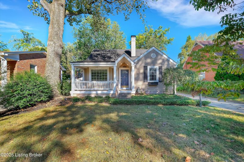 1205 Valley Dr, Audubon Park, KY 40213