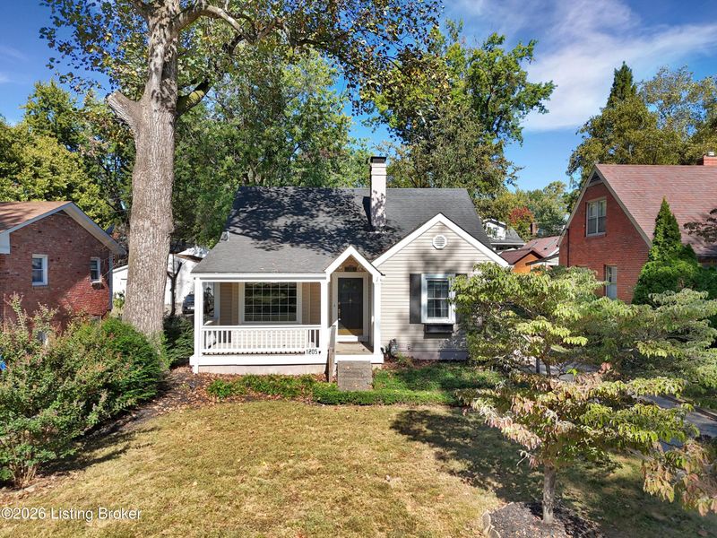 1205 Valley Dr, Audubon Park, KY 40213