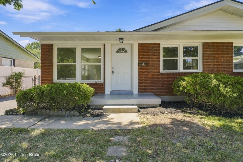 1206 Fairland Pl, Louisville, KY 40211