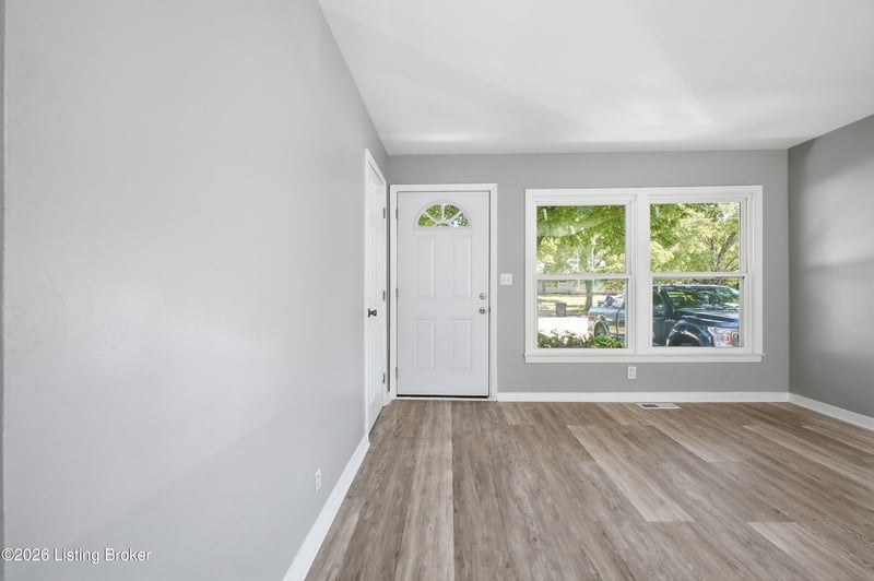 1206 Fairland Pl, Louisville, KY 40211