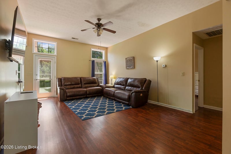 1208 Beckley Hills Ct, Louisville, KY 40245