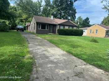 1208 Gallant Fox Run Rd, Lyndon, KY 40242