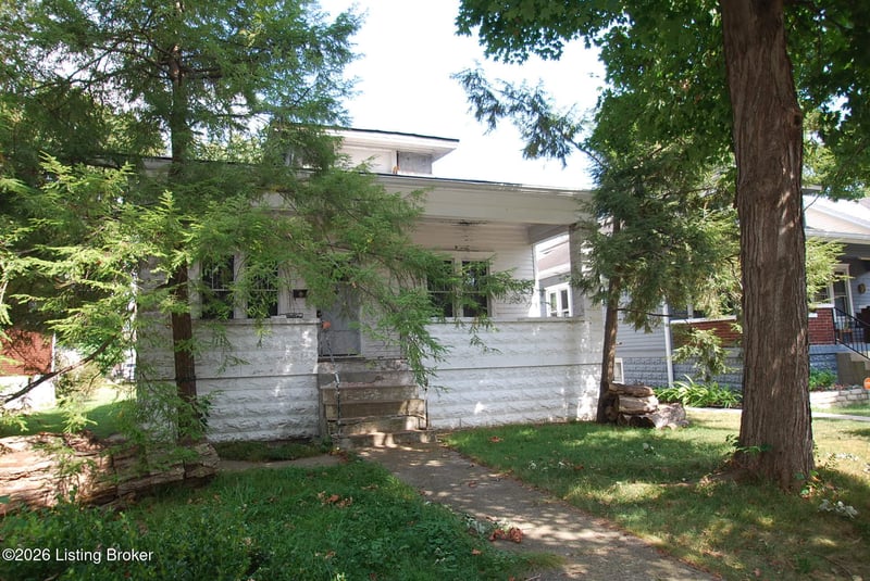 121 Cannons Ln, Louisville, KY 40206