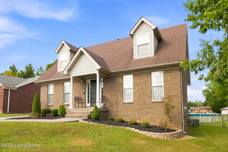 121 Holly Hills Dr, Louisville, KY 40118