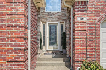 121 Whispering Pines Cir, Louisville, KY 40245