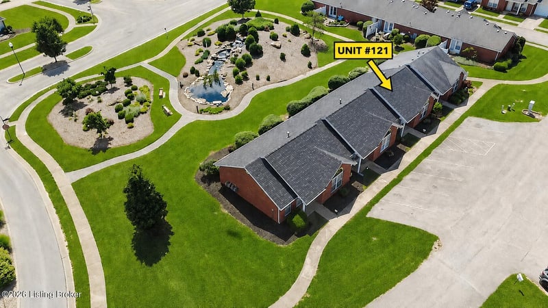 121 Woodlake Ct, Mt Washington, KY 40047