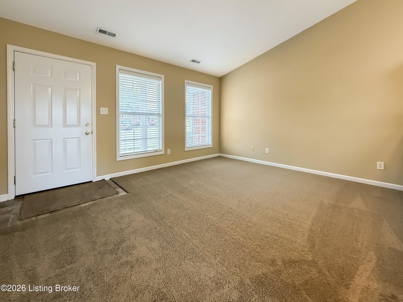 121 Woodlake Ct, Mt Washington, KY 40047