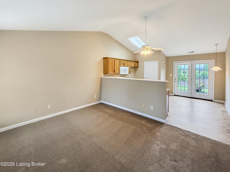 121 Woodlake Ct, Mt Washington, KY 40047