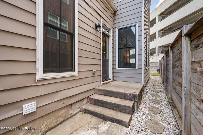 1211 E Broadway, Louisville, KY 40204