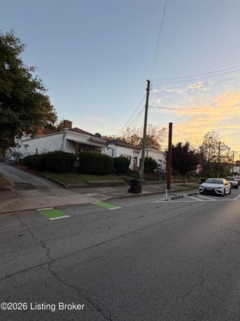 1222 Lexington Rd, Louisville, KY 40204