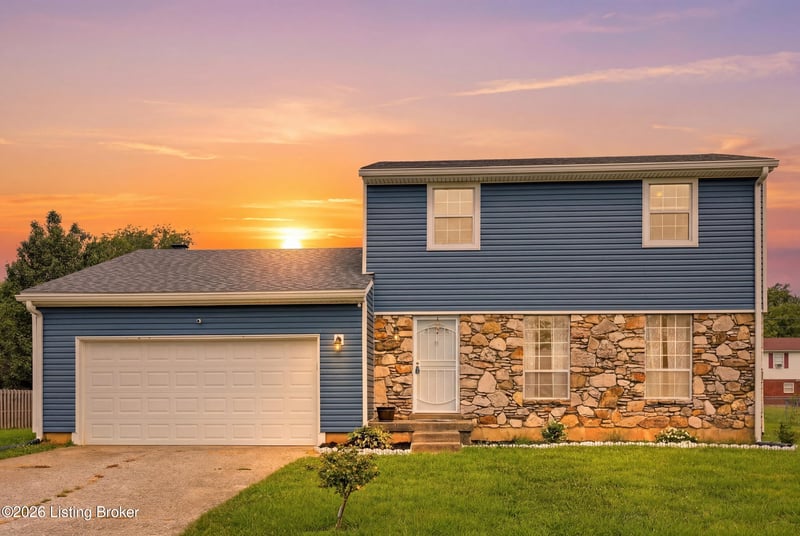 1227 Senate Cir, Radcliff, KY 40160