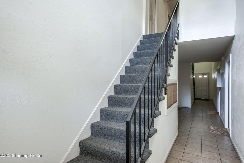 1229 Westlynne Way #APT 5, Louisville, KY 40222