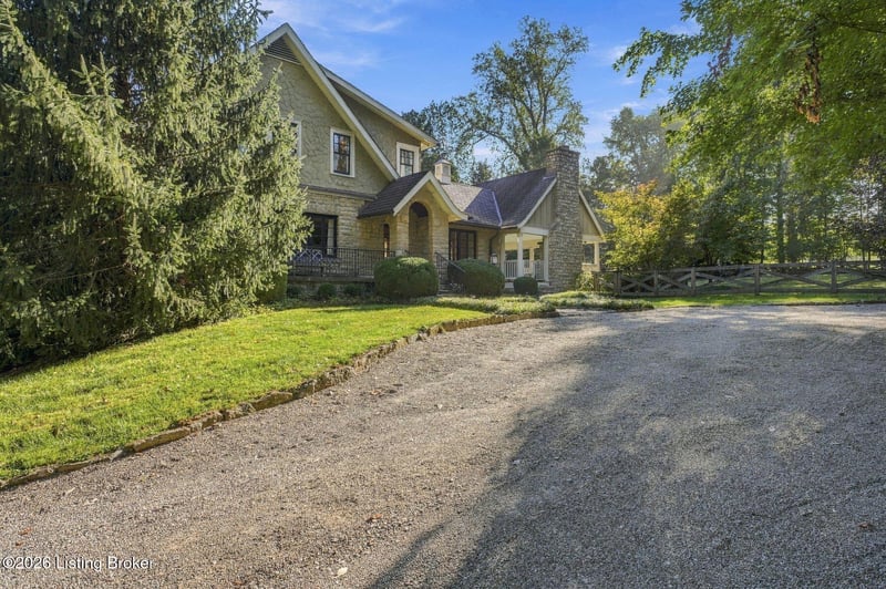 12300 Forest School Ln, Anchorage, KY 40223