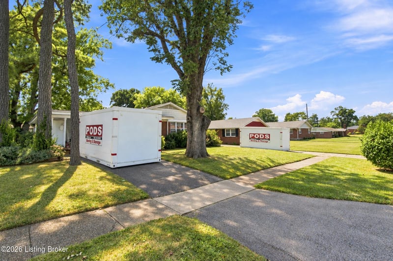 12306 Meadow Ln, Louisville, KY 40243