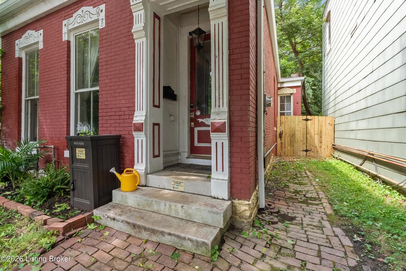 1238 S Floyd St, Louisville, KY 40203