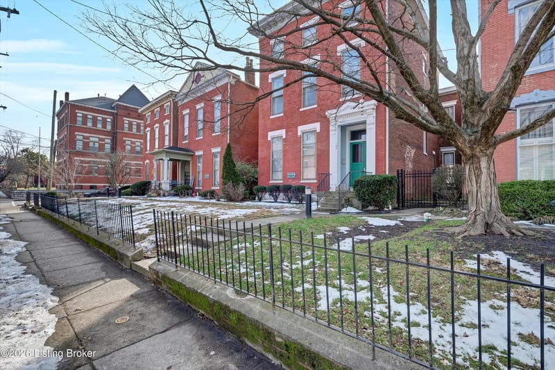 124 E Oak St #2, Louisville, KY 40203