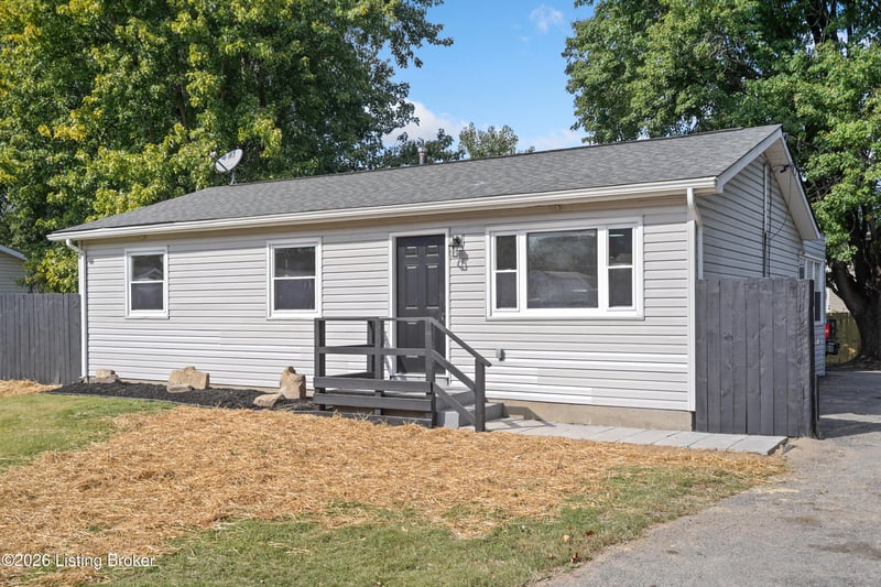 124 Melody Ln, Louisville, KY 40229