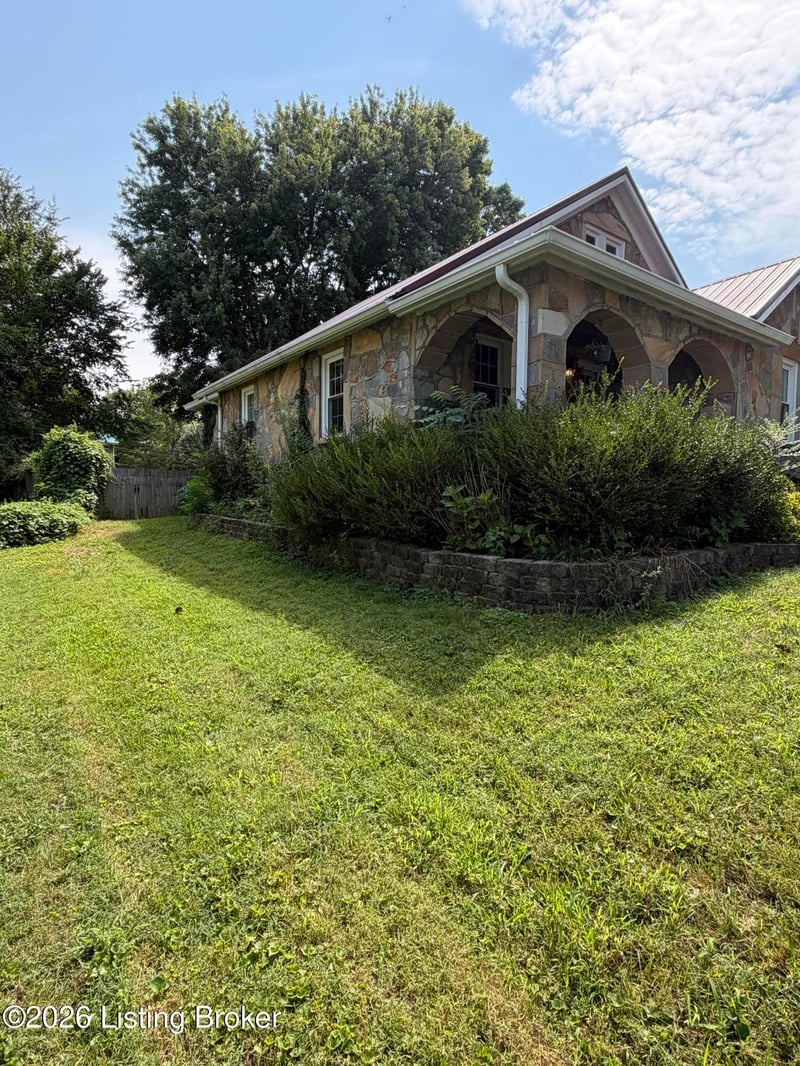 124 W Forest Ave, Hodgenville, KY 42748