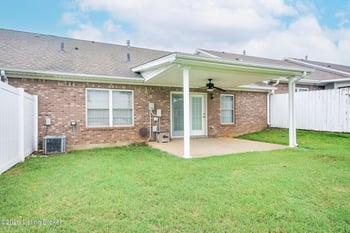 12402 Spring Leaf Ct, Louisville, KY 40229