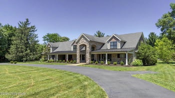 12407 Lucas Ln, Anchorage, KY 40223