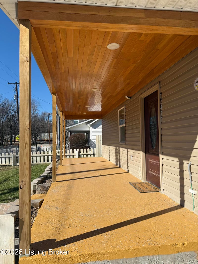 12411 Berrytown Rd, Louisville, KY 40223