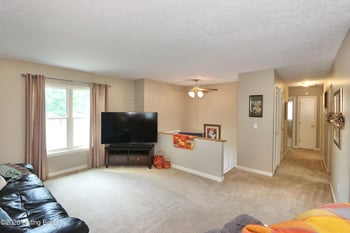 1246 Gail Dr, Jeffersonville, IN 47130