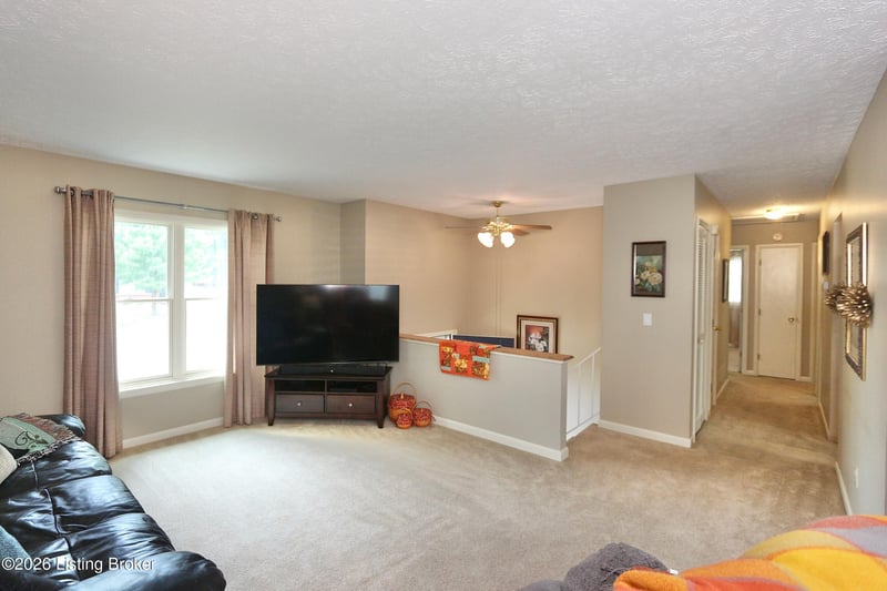 1246 Gail Dr, Jeffersonville, IN 47130