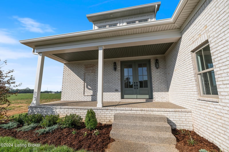 125 Noblewood Blvd, Utica, IN 47130