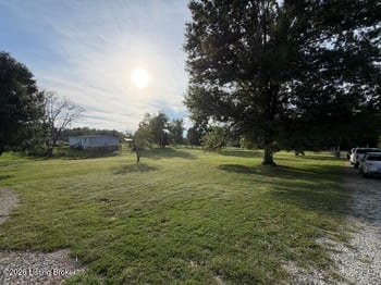 125 Rustic Ln, Shepherdsville, KY 40165