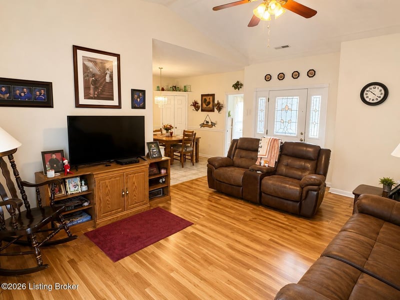 125 Wagon Trl, Taylorsville, KY 40071