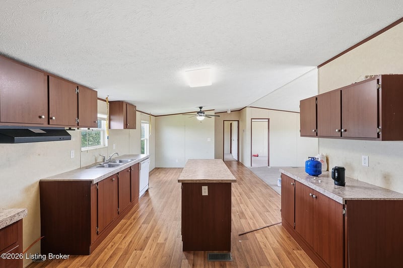 1250 Goshen Rd, Lawrenceburg, KY 40342