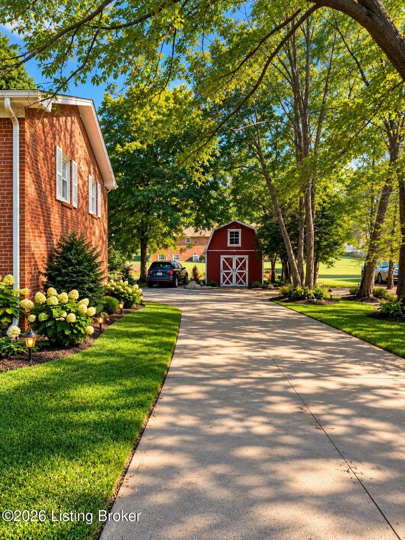 1253 Lyndon Ln, Radcliff, KY 40160