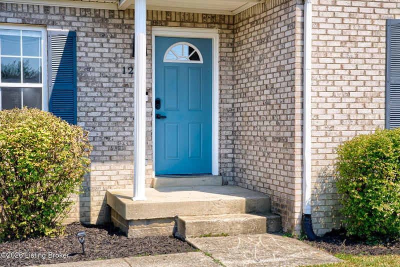 126 Deerfield Ct, Shepherdsville, KY 40165