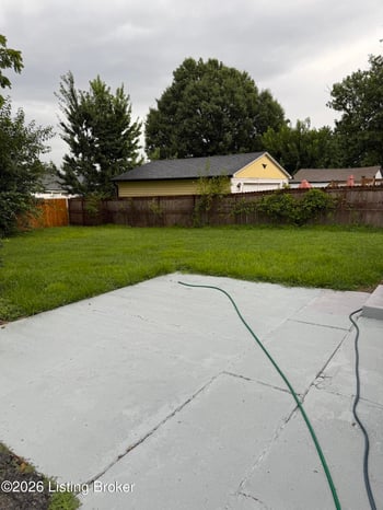 1261 Gilmore Ln, Lynnview, KY 40213