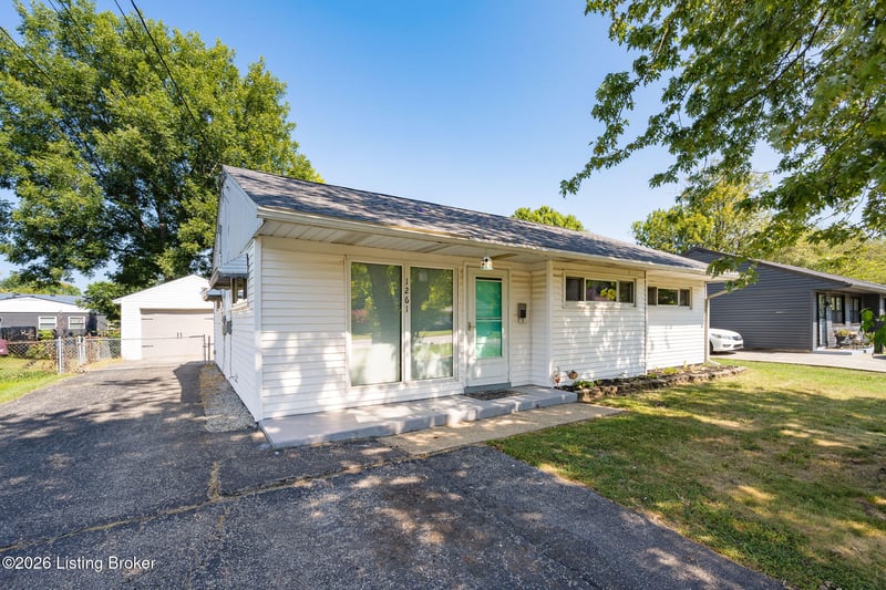 1261 Gilmore Ln, Lynnview, KY 40213