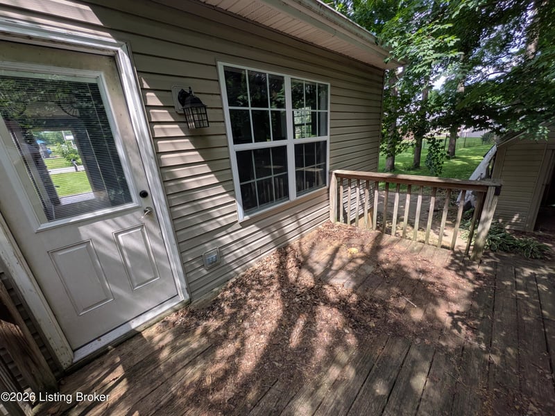 127 Clearview Dr, Mt Washington, KY 40047