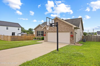 127 Crossfield Dr, Mt Washington, KY 40047