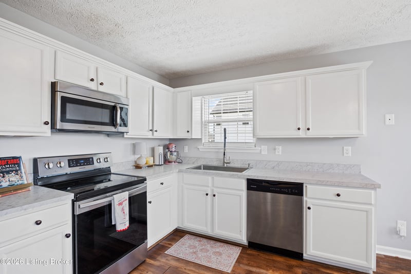 127 Crossfield Dr, Mt Washington, KY 40047