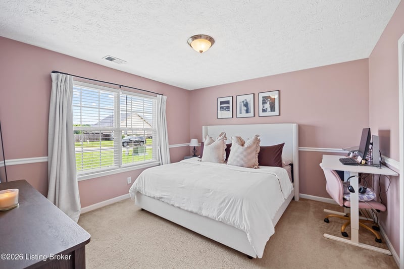 127 Crossfield Dr, Mt Washington, KY 40047