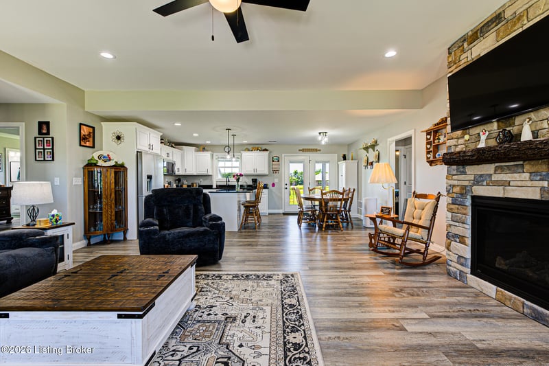 127 Hidden Valley Dr, Bardstown, KY 40004