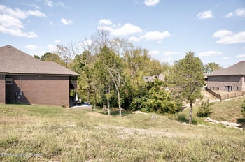 127 Locust Park Pl, Louisville, KY 40245